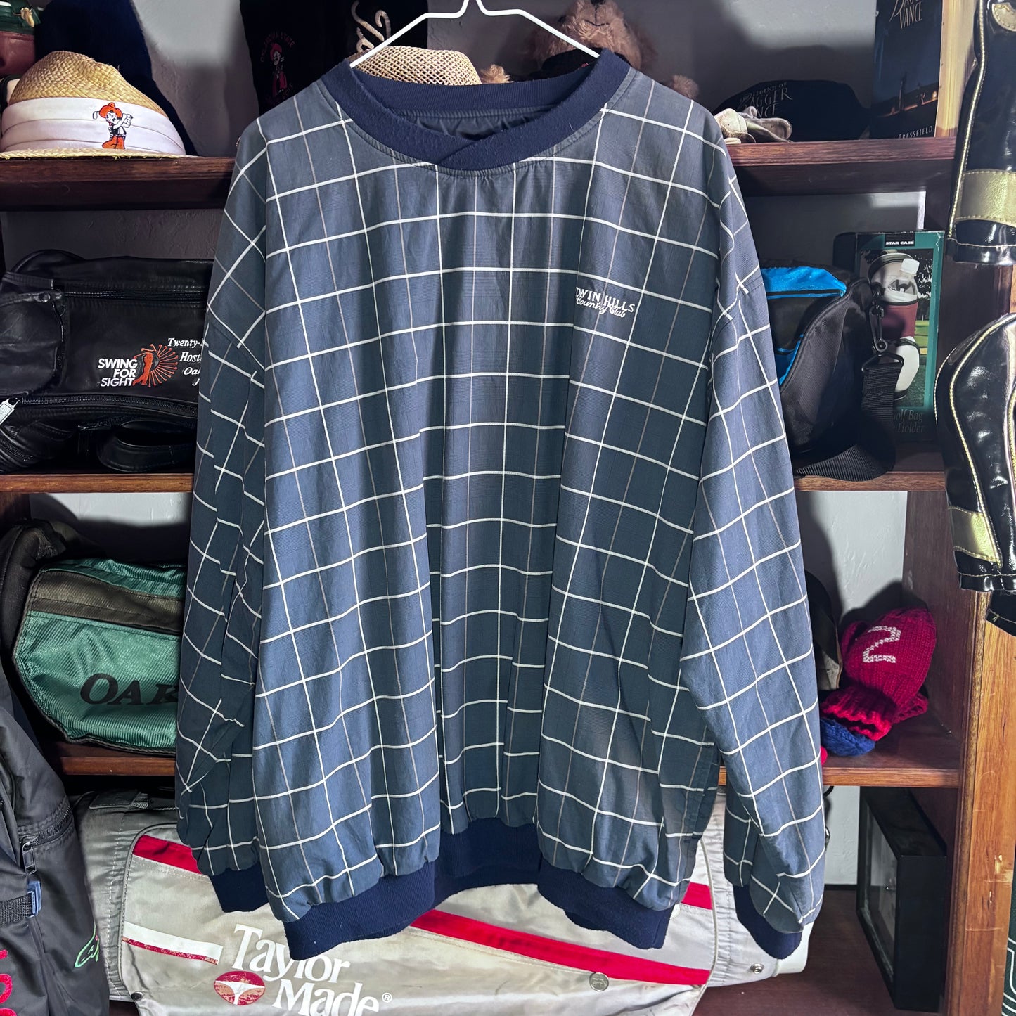 Vintage Twin Hills pullover